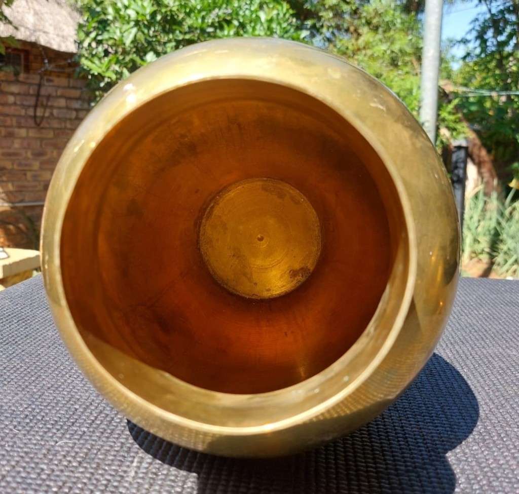 Brass VERY LARGE 49CM HIGH VINTAGE BRASS LIDDED TEMPLE JAR WITH